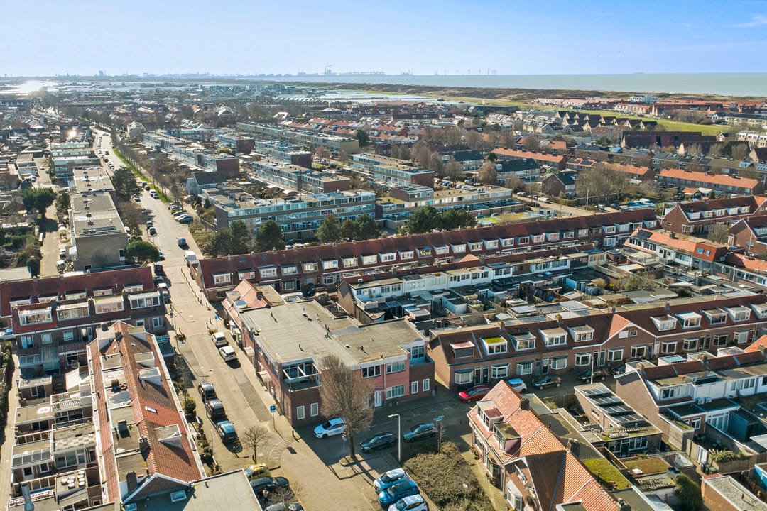 Photo 31 of Helmstraat 16-A