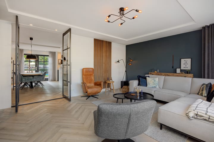 Photo 2 of Breeakkers 47