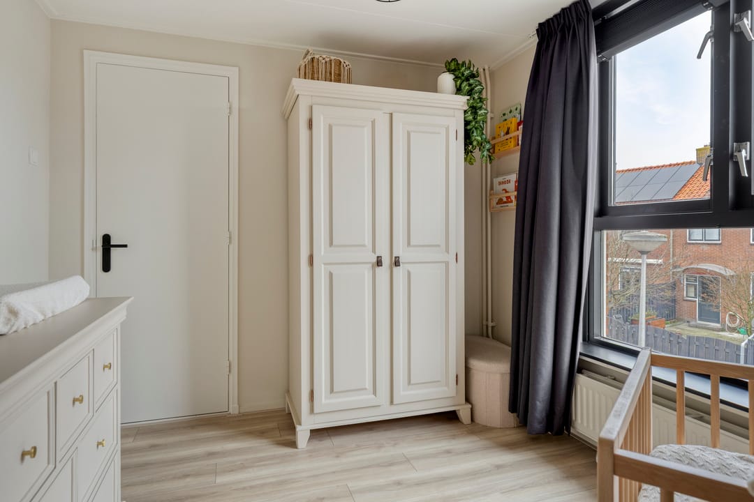 Renovated Corner Home with Four Bedrooms in Family-Friendly Boskoop — 19
