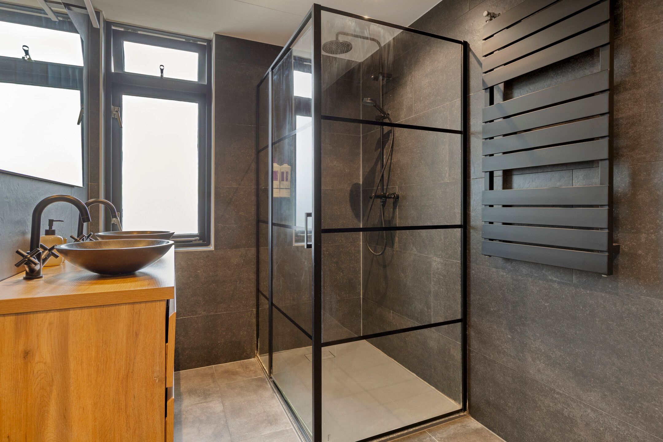 Renovated Corner Home with Four Bedrooms in Family-Friendly Boskoop — 21
