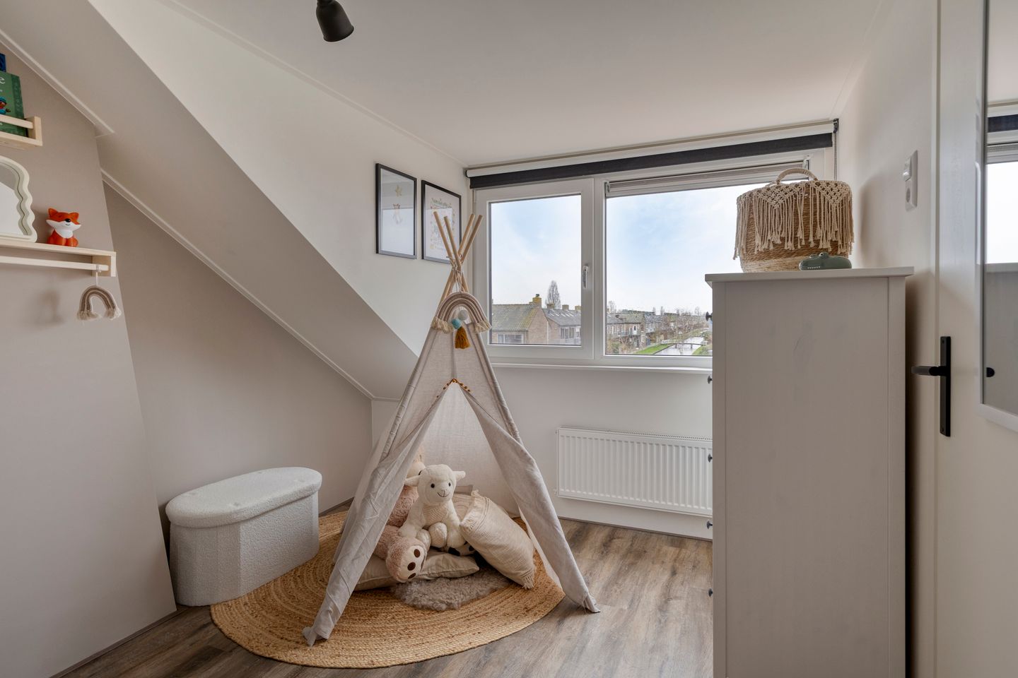 Renovated Corner Home with Four Bedrooms in Family-Friendly Boskoop — 26