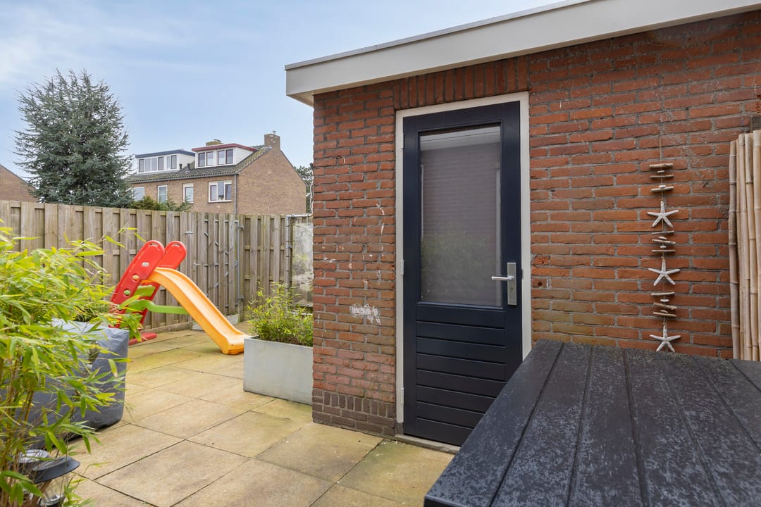 Renovated Corner Home with Four Bedrooms in Family-Friendly Boskoop — 29