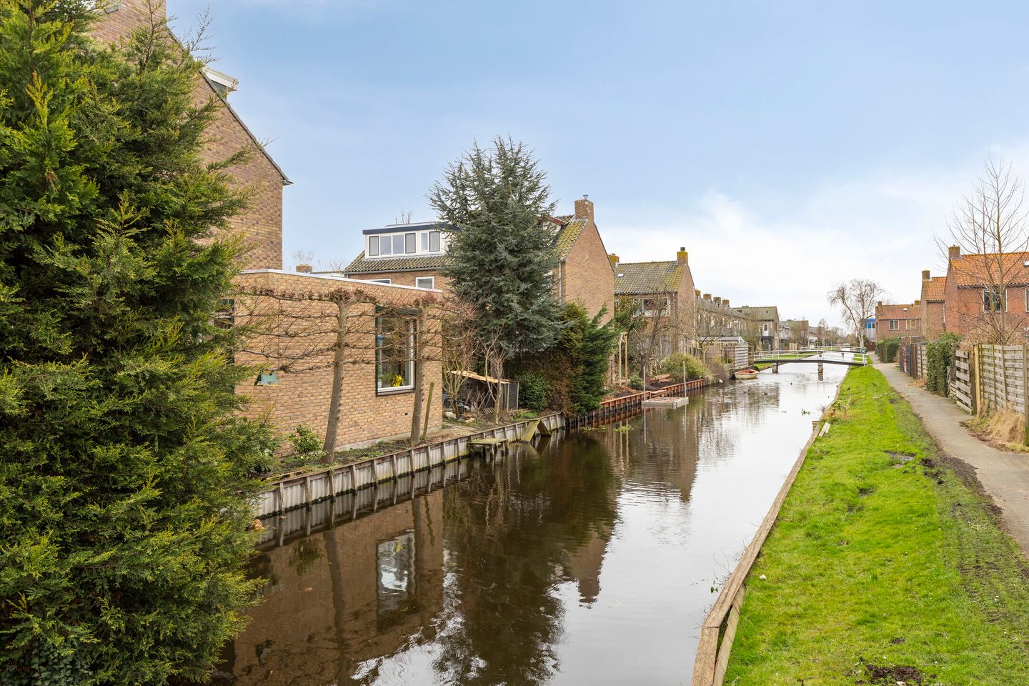 Renovated Corner Home with Four Bedrooms in Family-Friendly Boskoop — 32