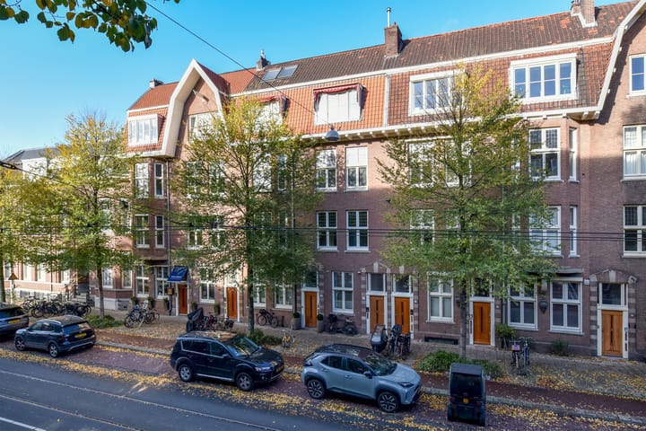 Photo 2 of De Lairessestraat 14-H