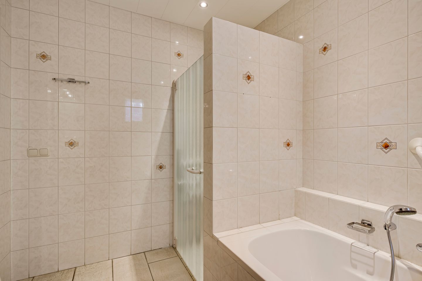 Foto 19 van Den Eigen 1-A