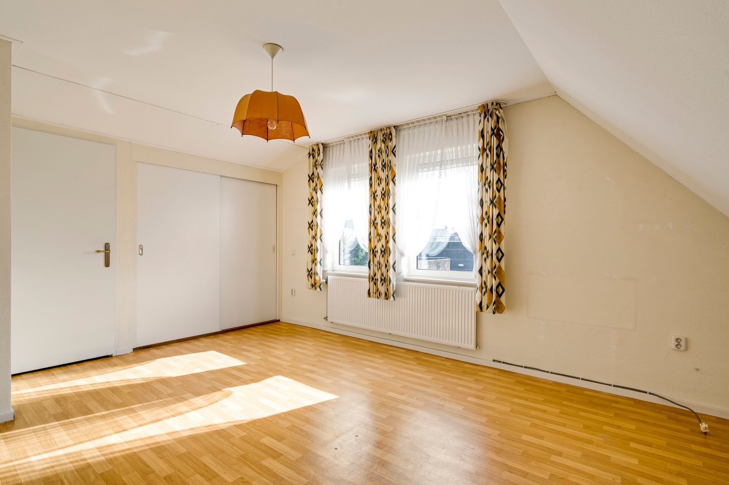 Foto 40 van Den Eigen 1-A