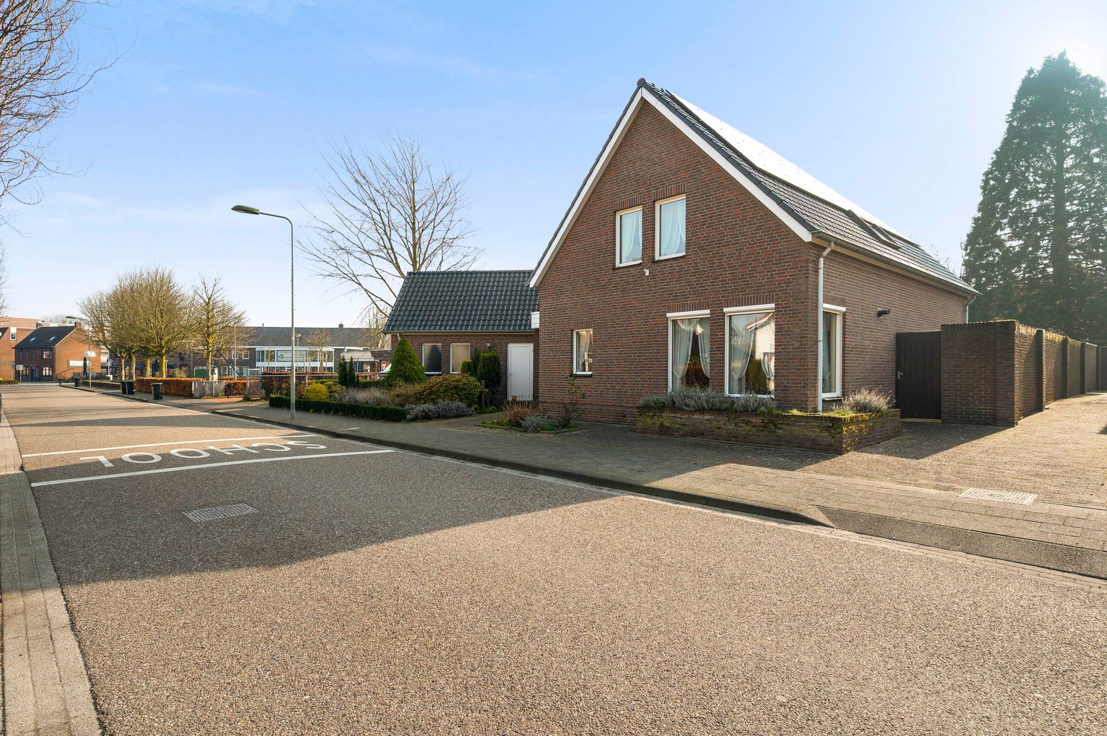 Foto 6 van Den Eigen 1-A