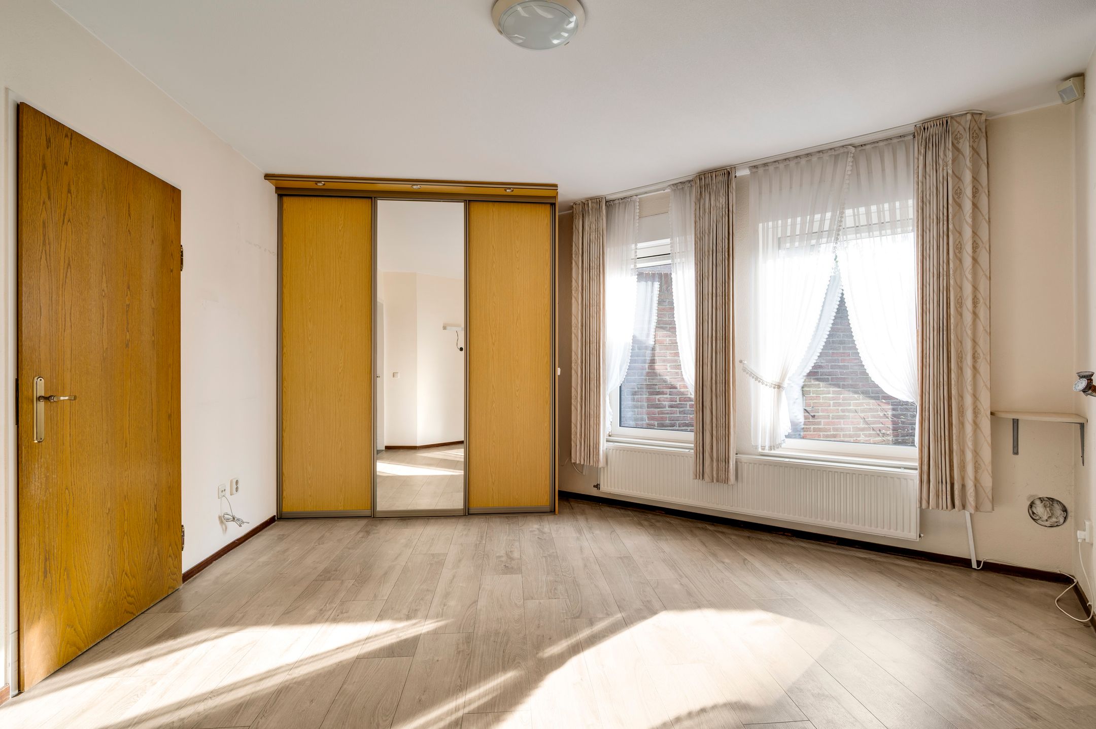 Foto 15 van Den Eigen 1-A