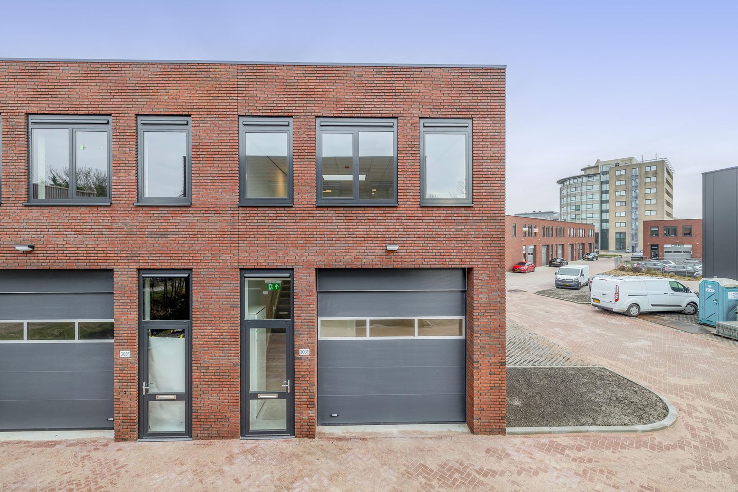 Bekijk foto 1 van Boeingavenue 303-E