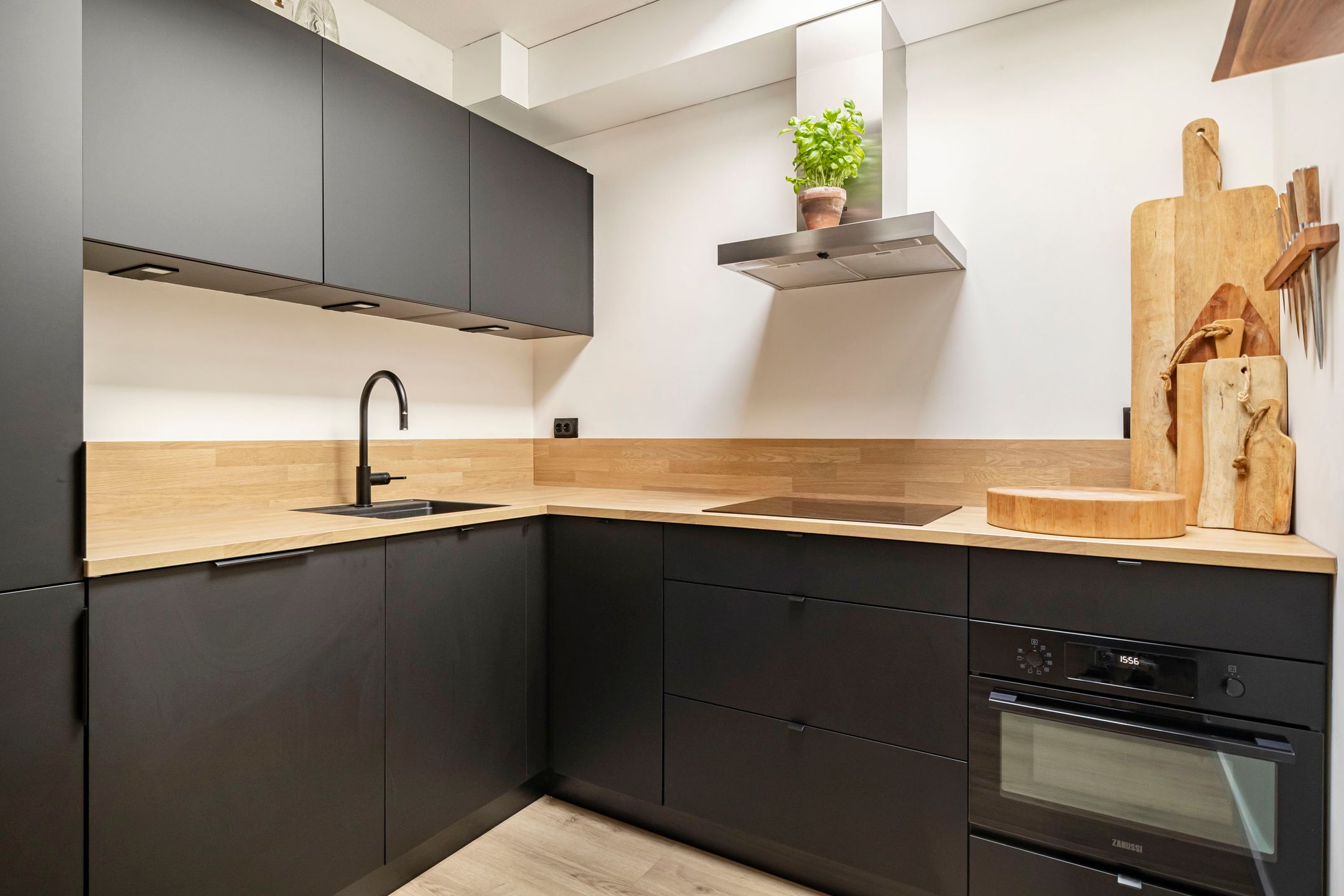 Photo 9 of Woudrichemstraat 48