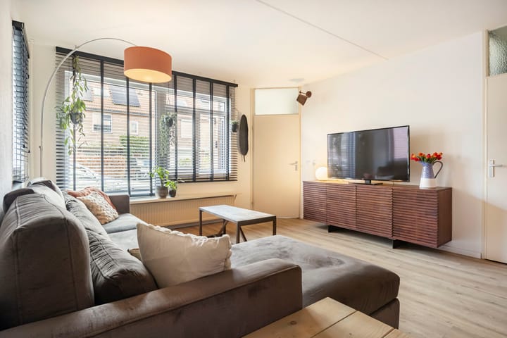 Photo 3 of Woudrichemstraat 48