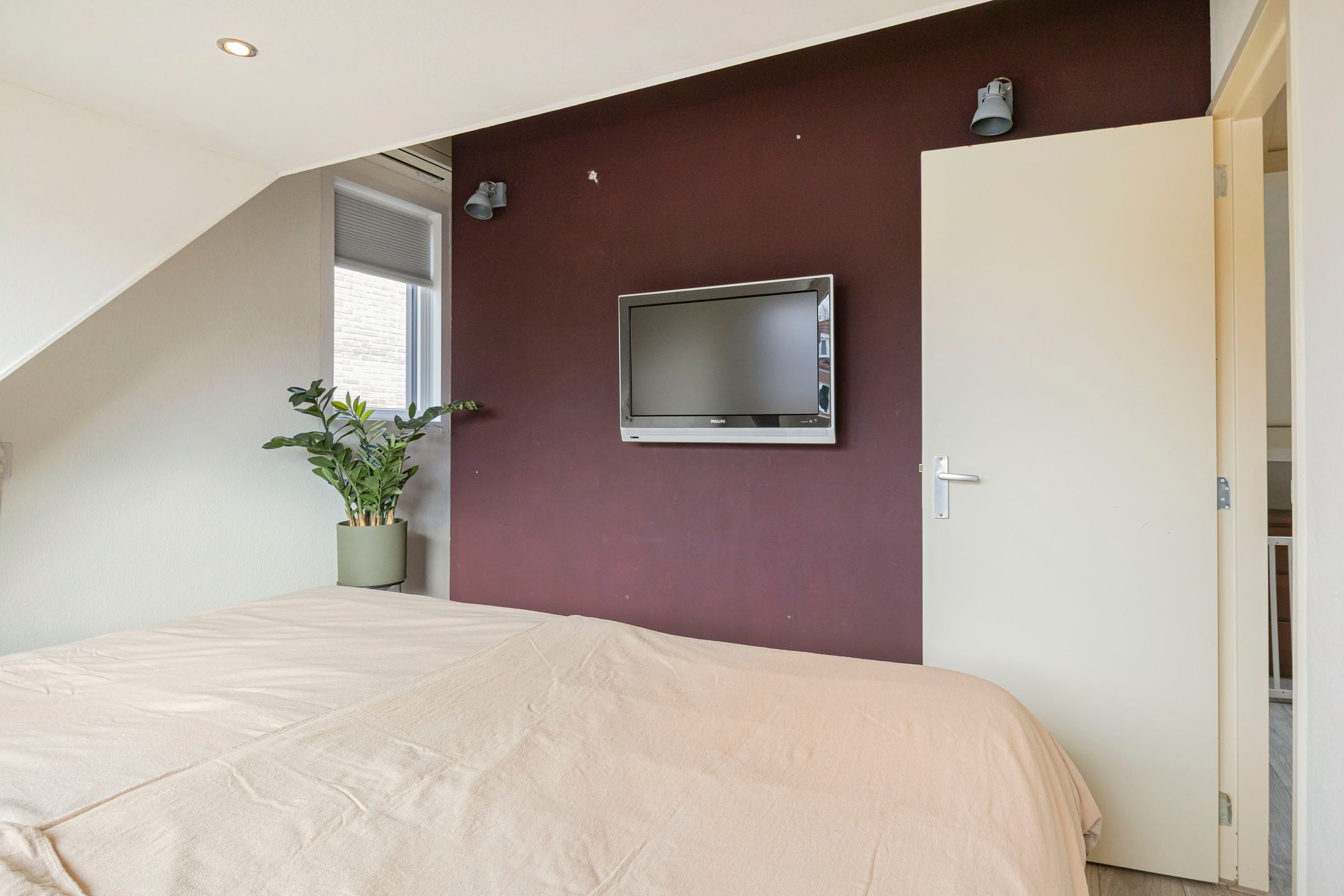 Photo 21 of Woudrichemstraat 48