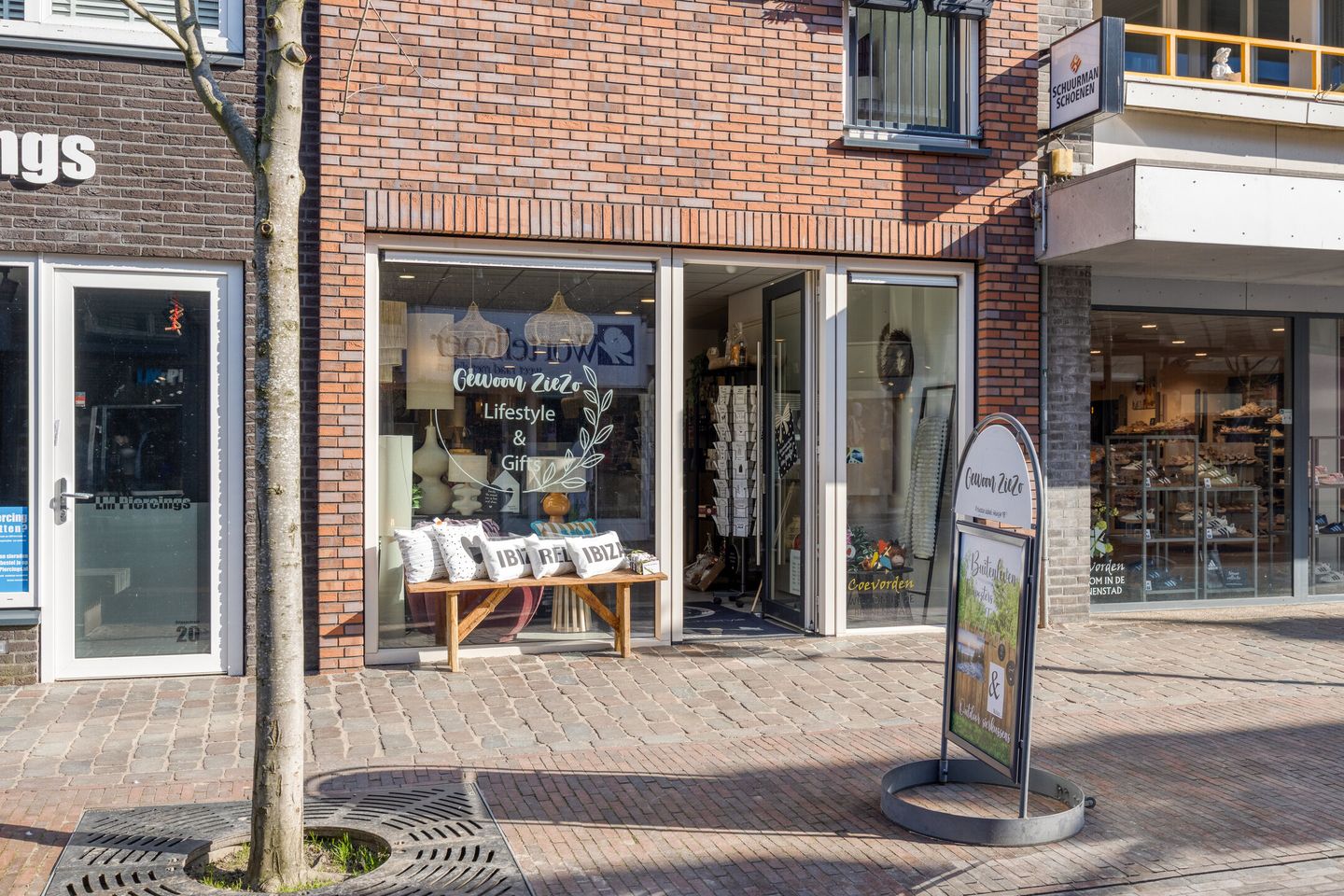 View photo 4 of Friesestraat 18