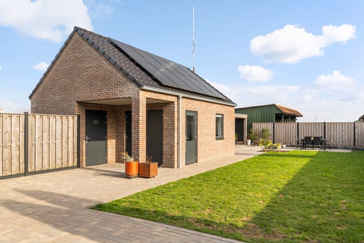 Photo 2 of Pastoor Slosserstraat 43