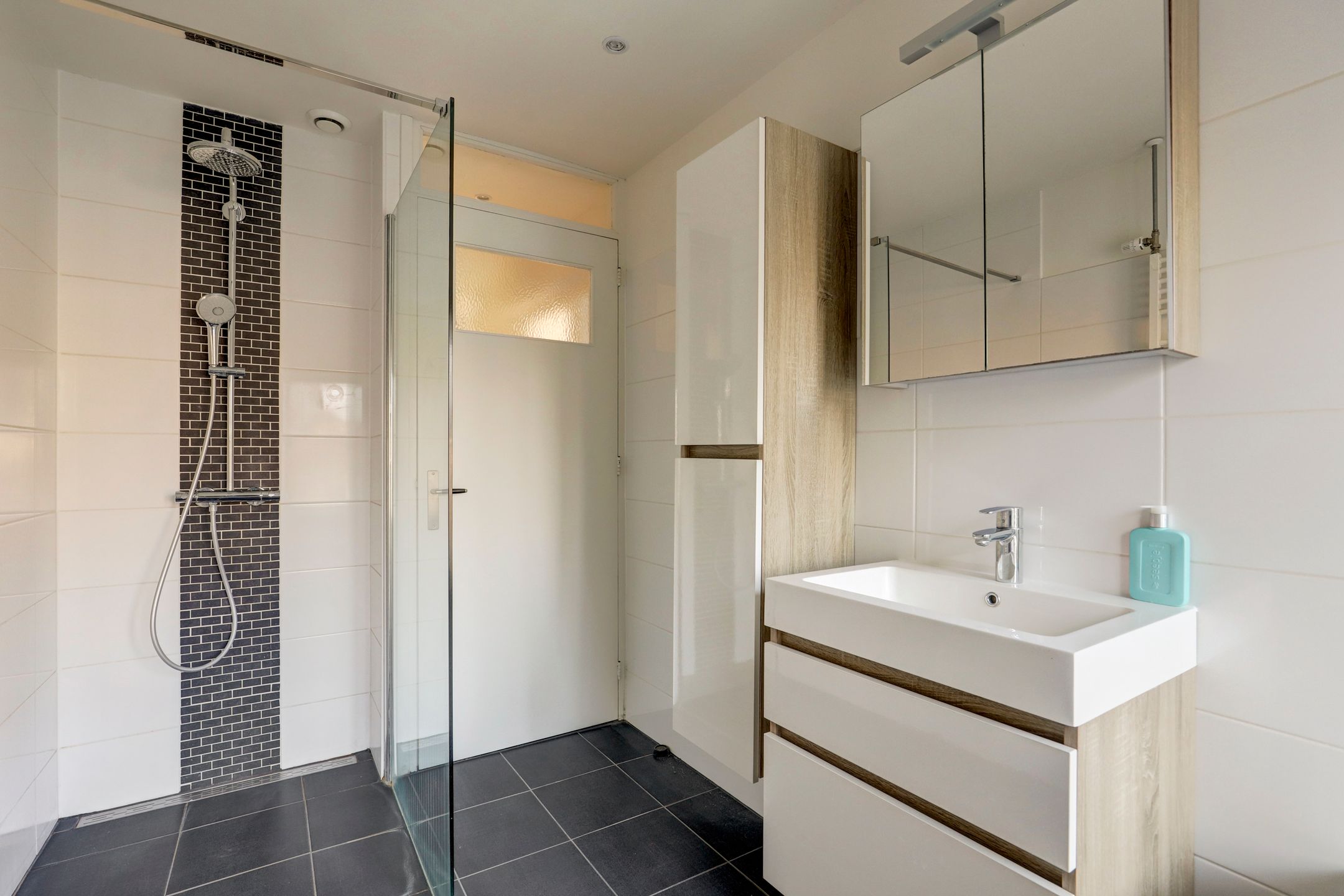 Foto 24 van Dr. Colijnstraat 56