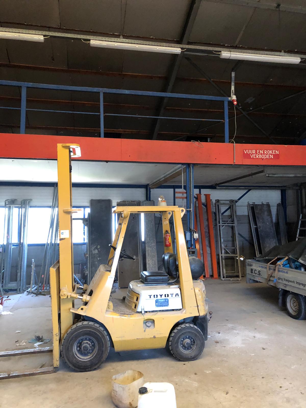 Bekijk foto 3 van Industrieweg 1