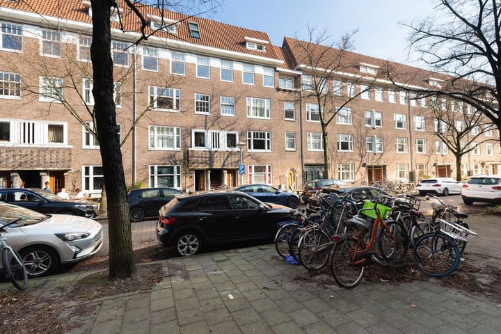 Photo 2 of Sassenheimstraat 16-3