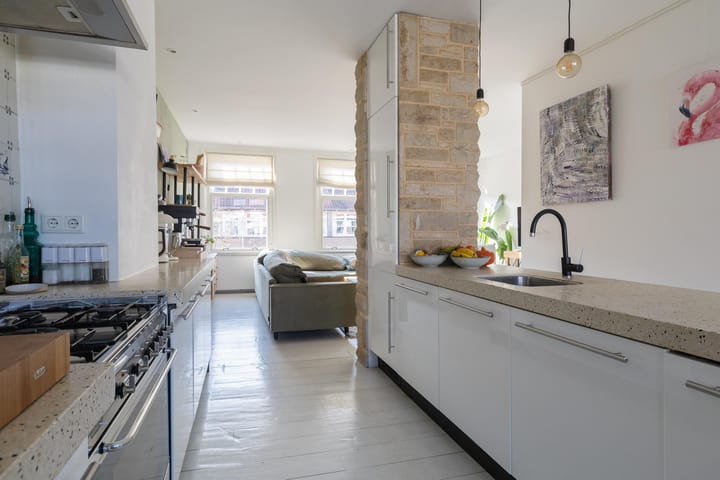 Photo 5 of Sassenheimstraat 16-3