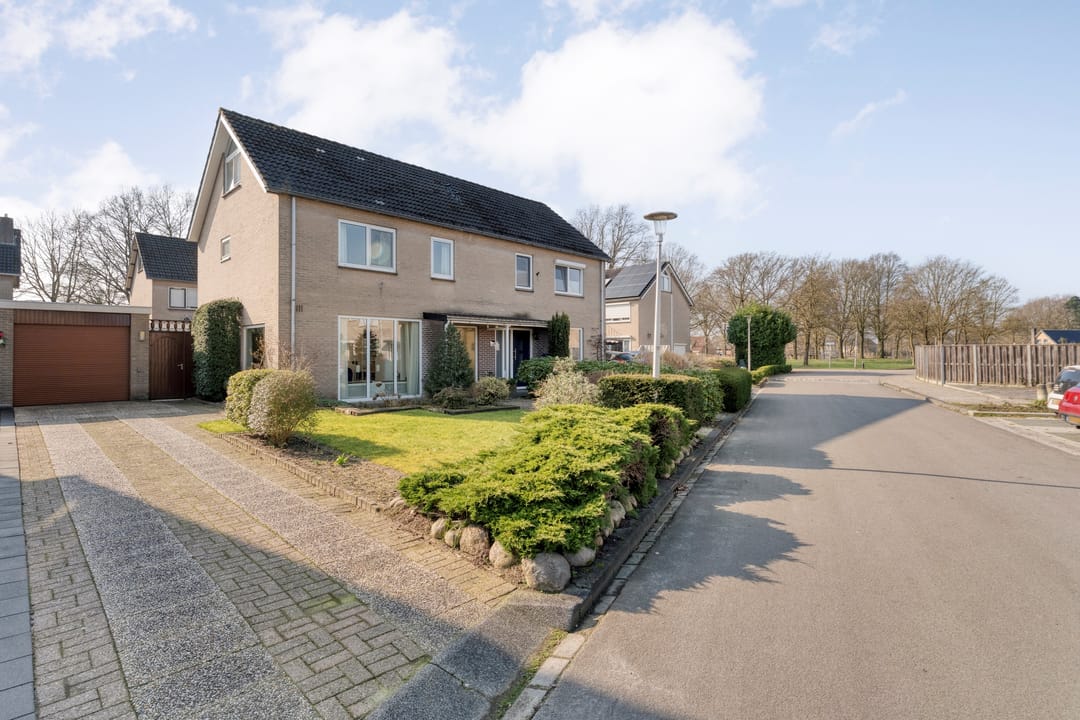 Foto 2 van E E G laan 8