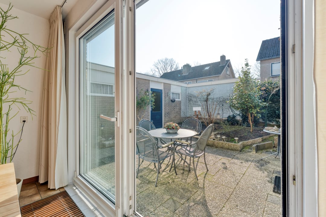 Foto 13 van E E G laan 8