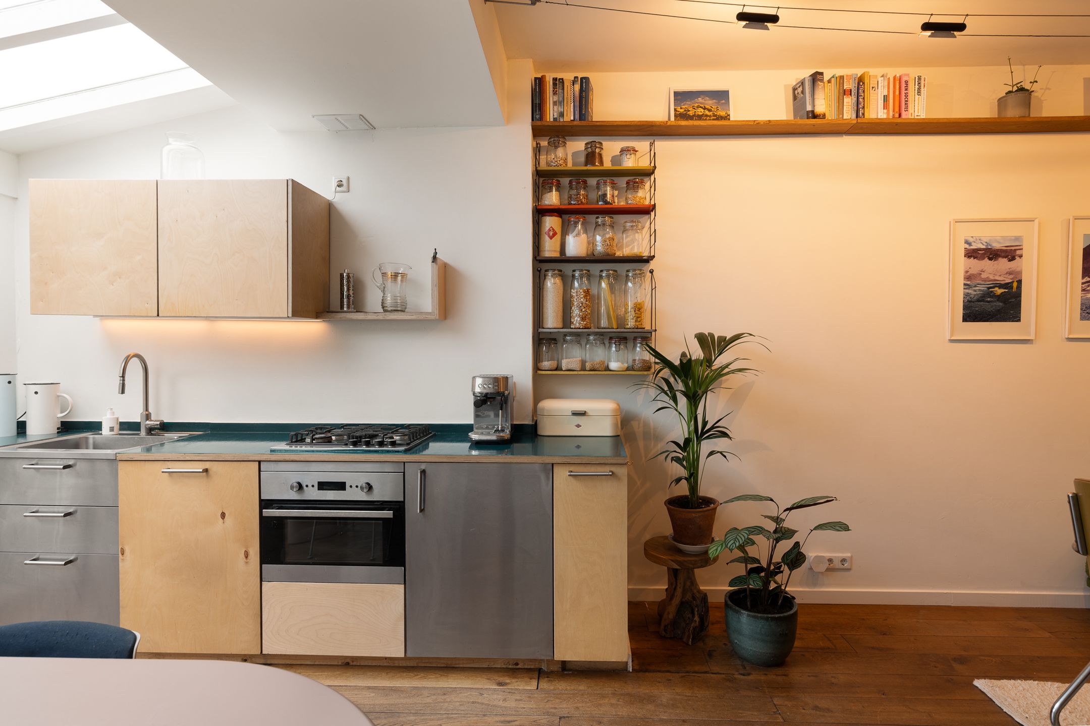 Foto 12 van Woestduinstraat 68-H