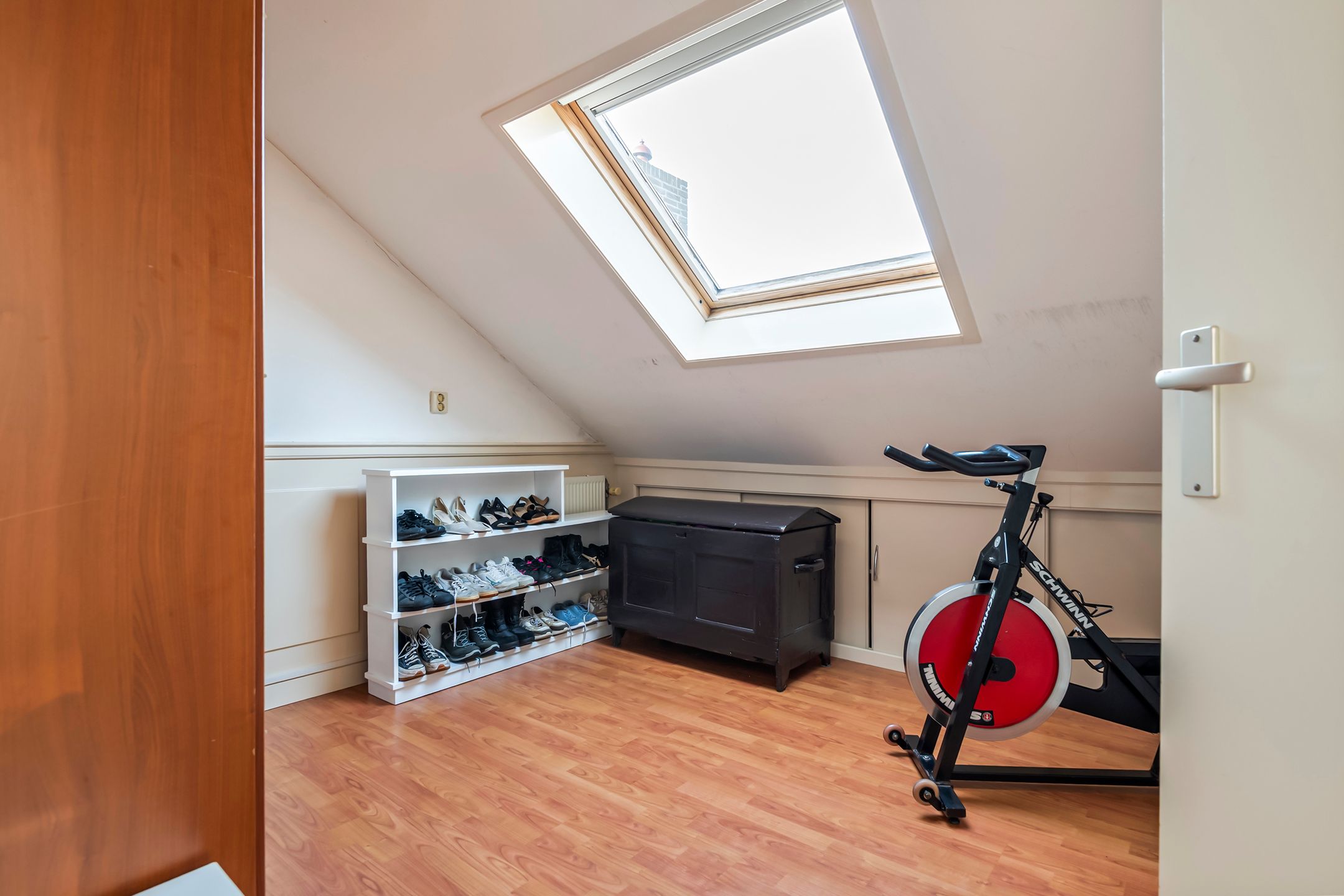 Spacious semi-detached home with character, featuring 5 bedrooms, suite-style living room, and sunny southwest garden — 45