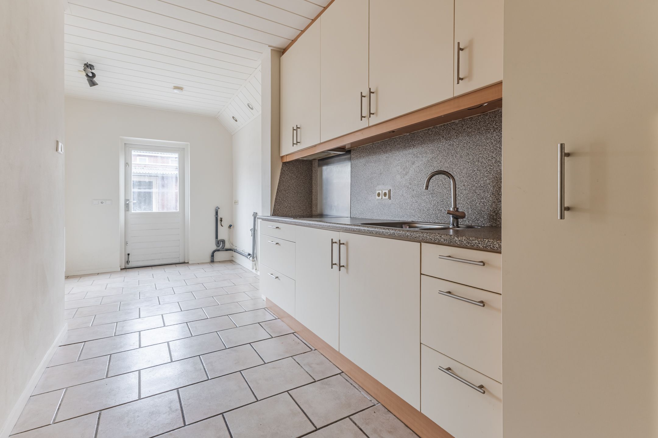 Photo 12 of Hubert van Nispenstraat 12