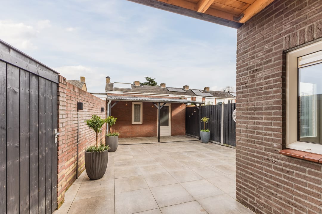 Photo 31 of Hubert van Nispenstraat 12