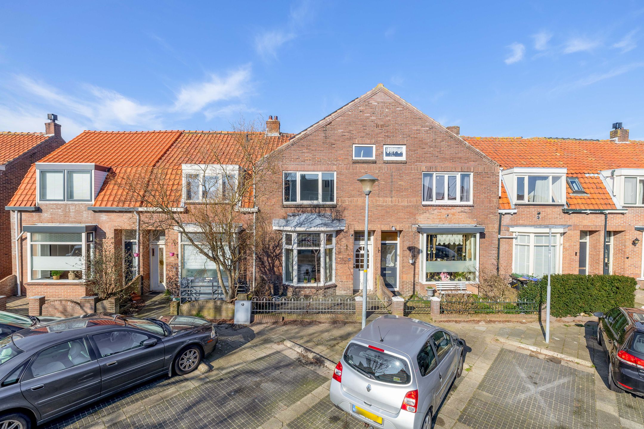 Buying a house in The Netherlands., van der Duyn van Maasdamstraat 16