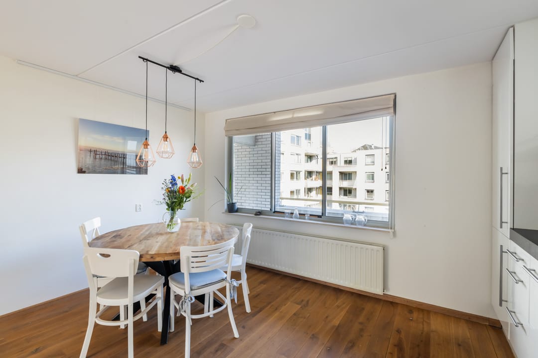 Photo 26 of Arthur van Schendelstraat 233