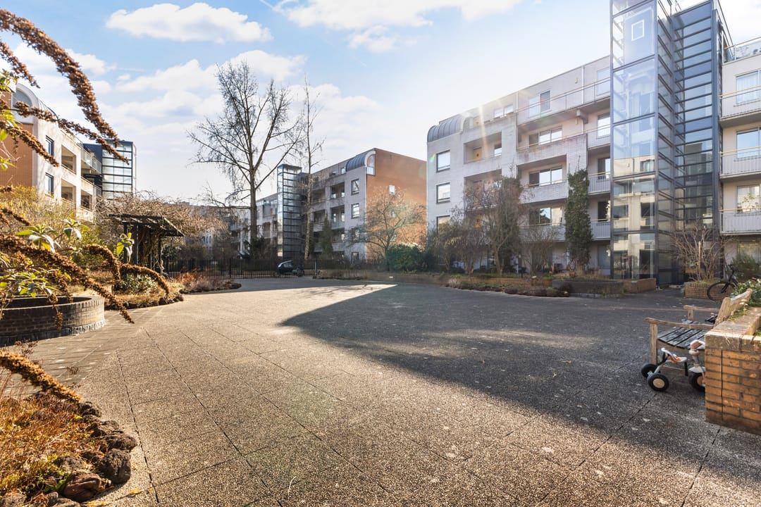 Photo 52 of Arthur van Schendelstraat 233