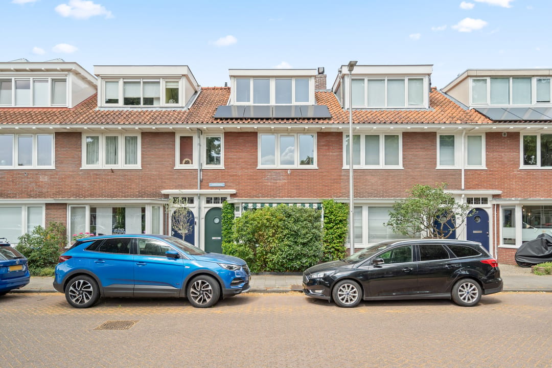 Spacious and Sustainable 1930s Family Home with Modern Extensions in Utrecht — 47