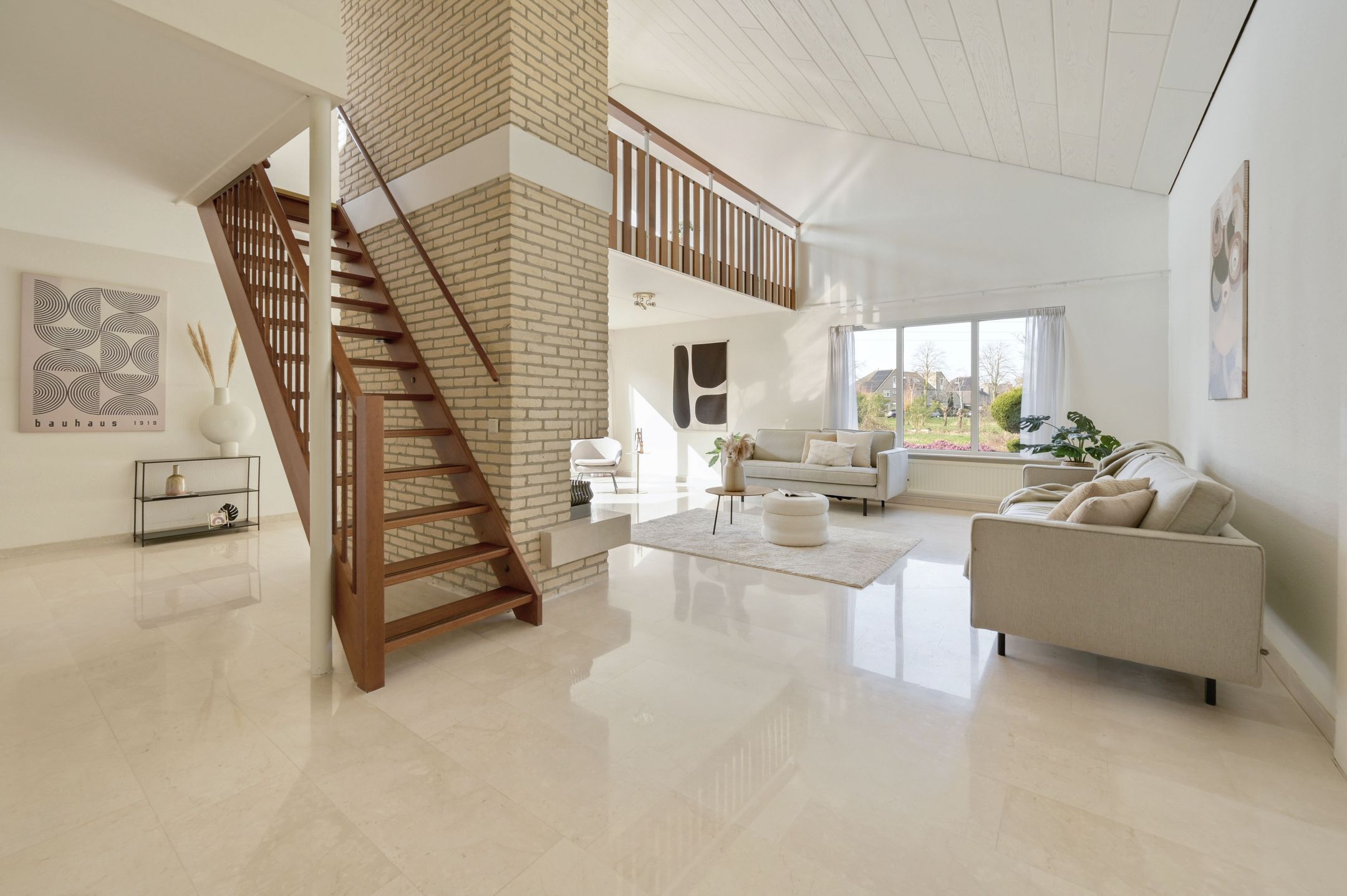 Photo 3 of Reviuslaan 11