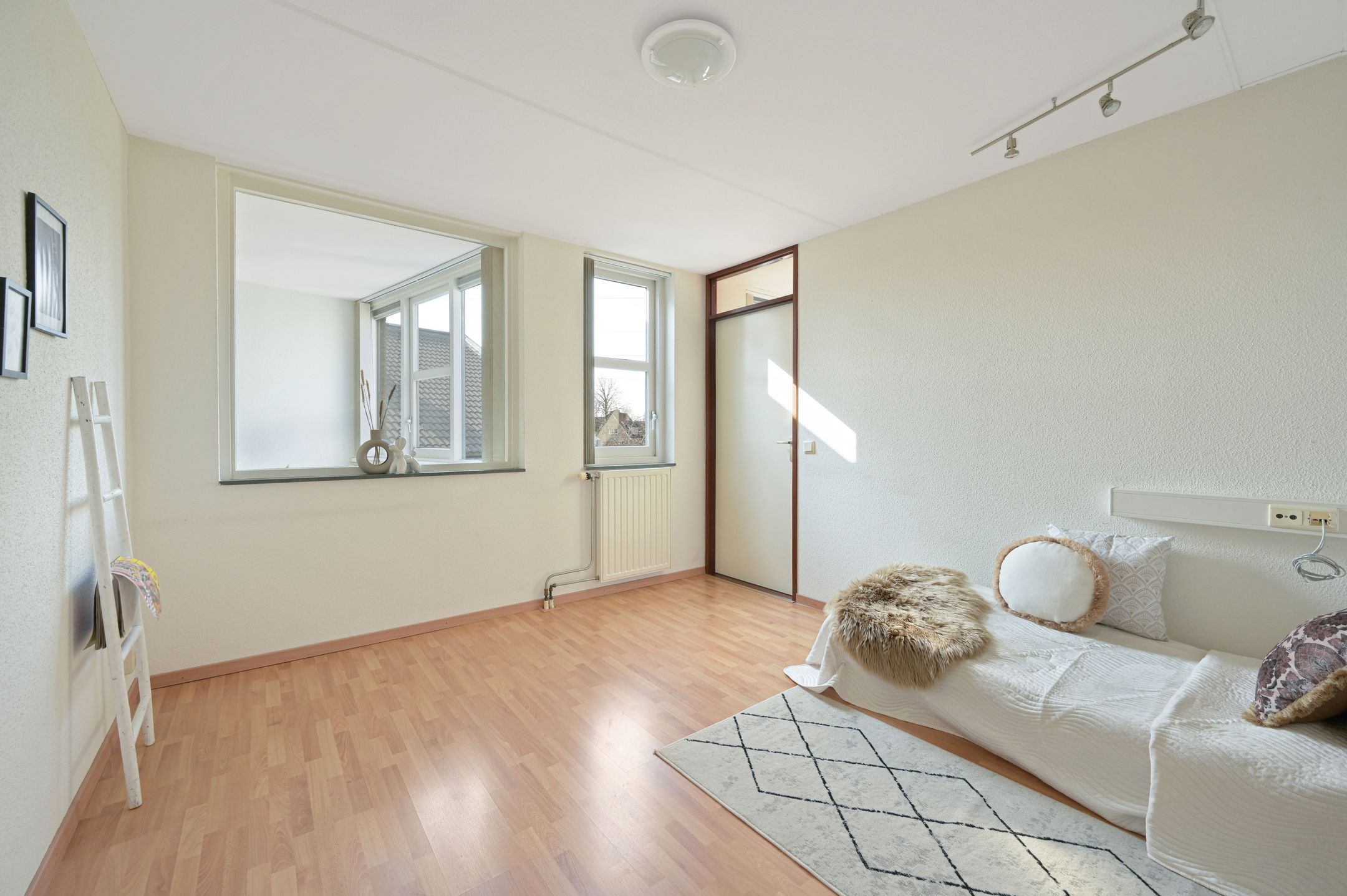 Photo 39 of Reviuslaan 11