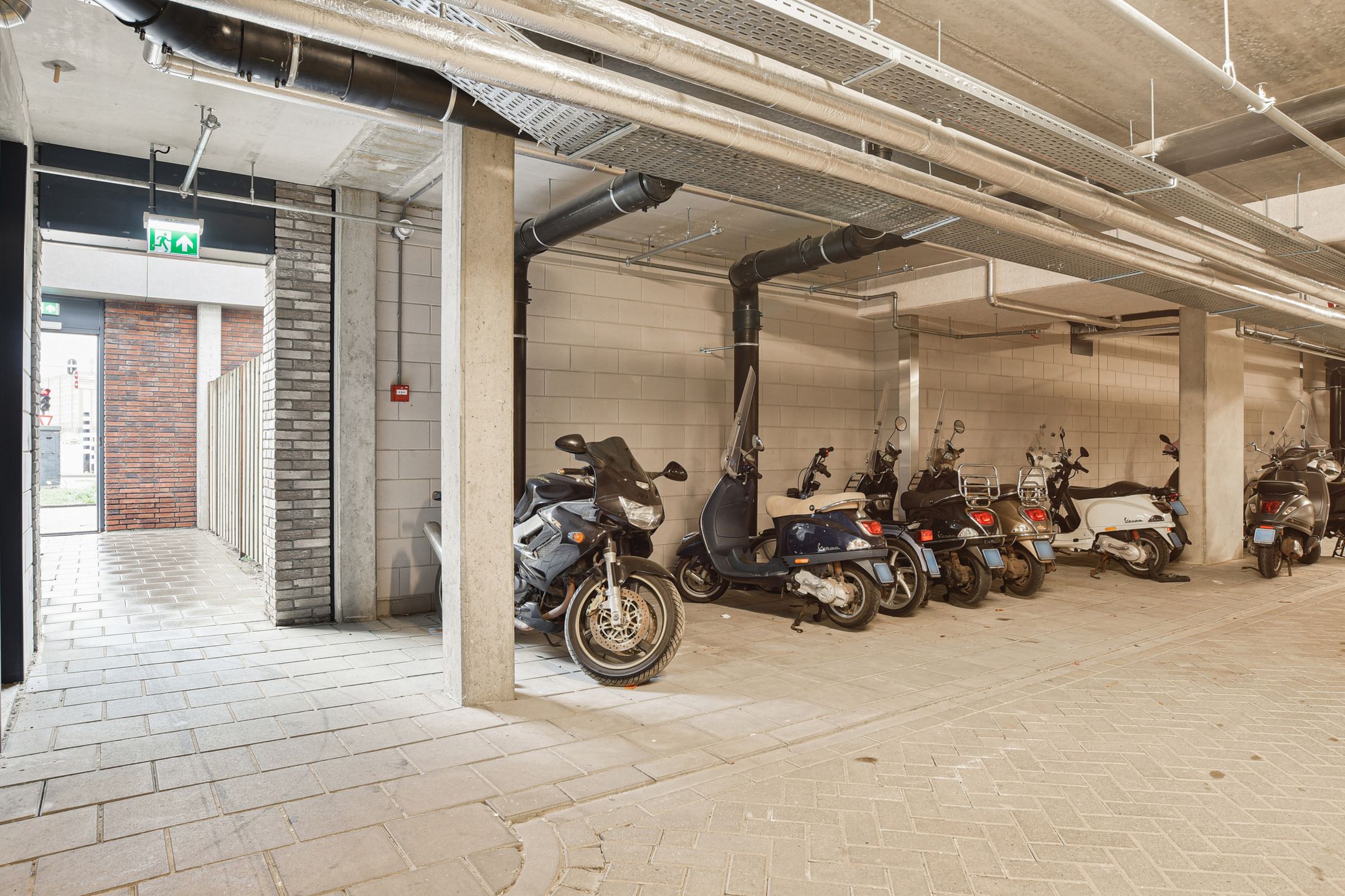 Photo 12 of Schipholweg 232