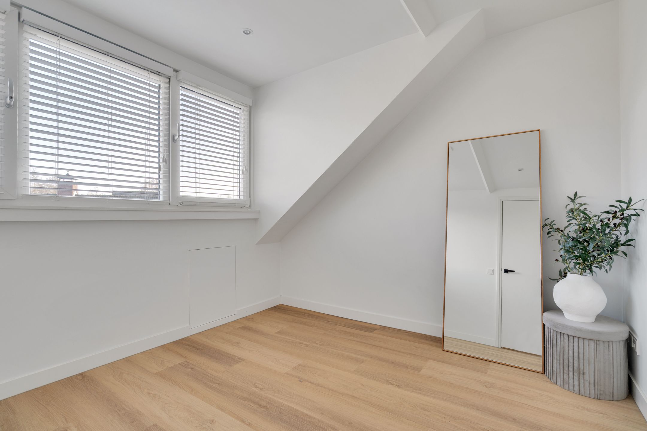 Foto 42 van Schipholtstraat 223