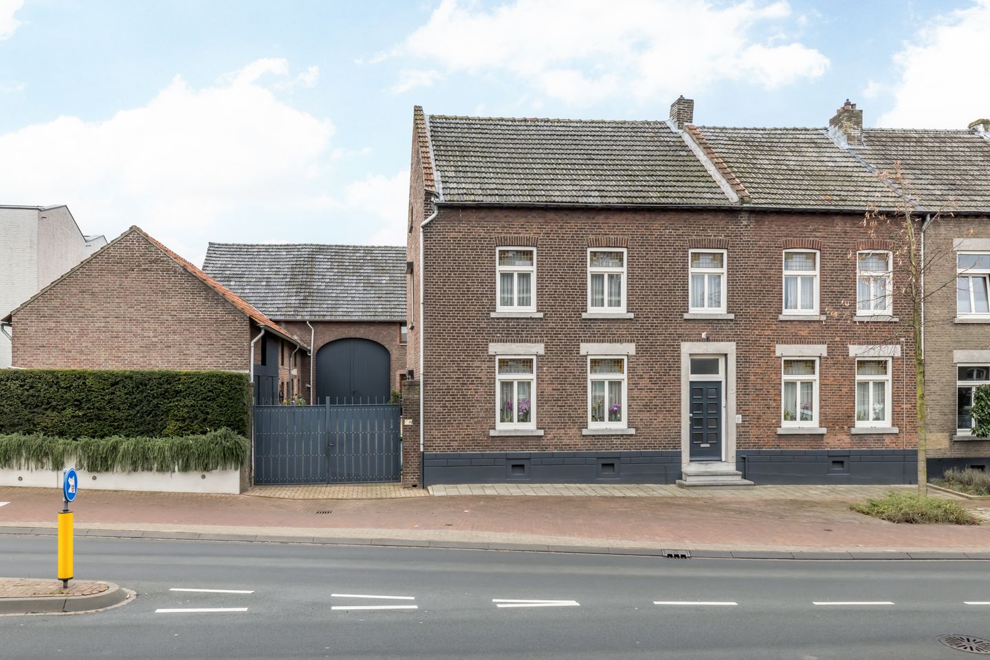 Bekijk foto 4 van Tongerseweg 251