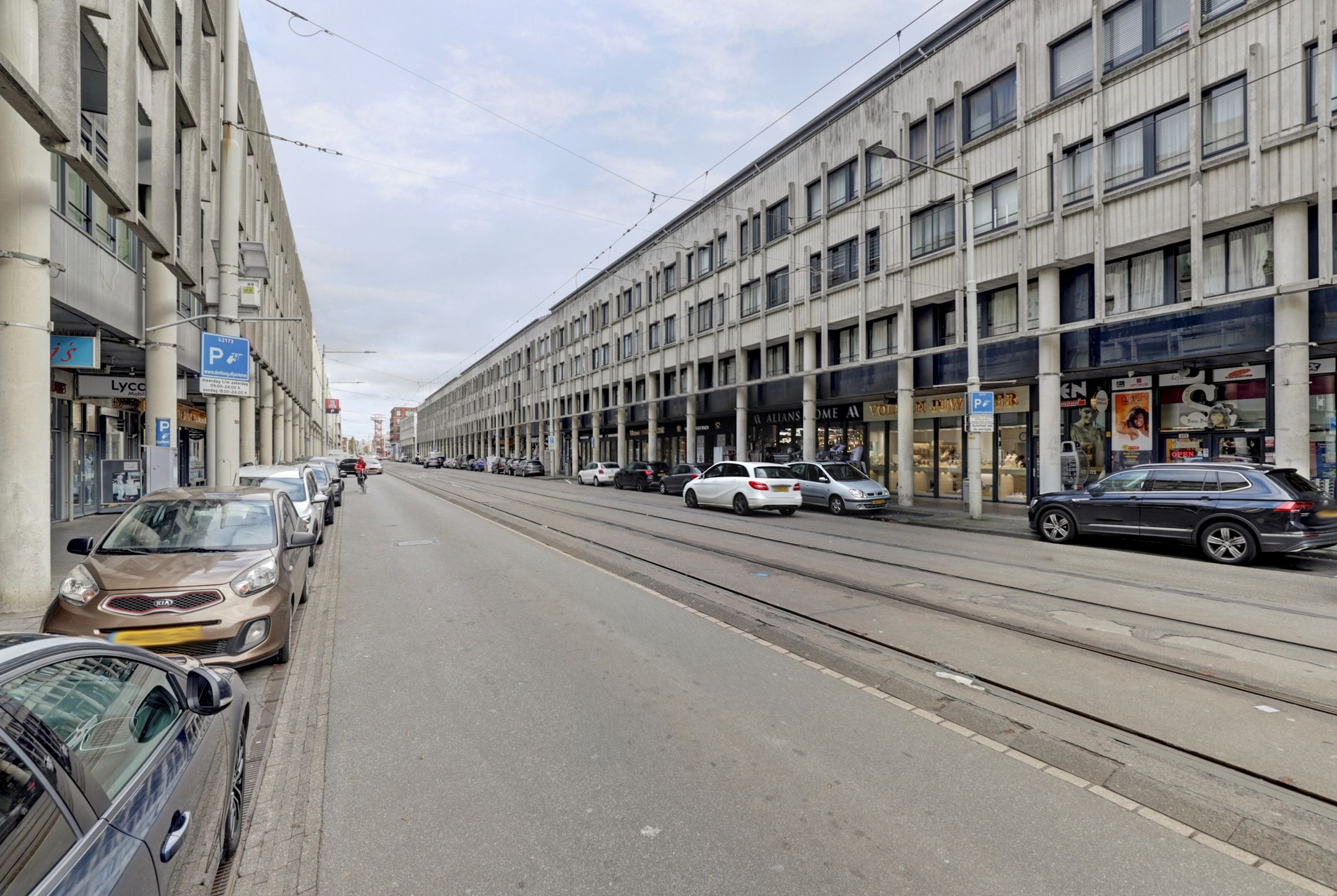 Spacious and well-maintained 3-level apartment with terrace in Schildersbuurt-West — 42