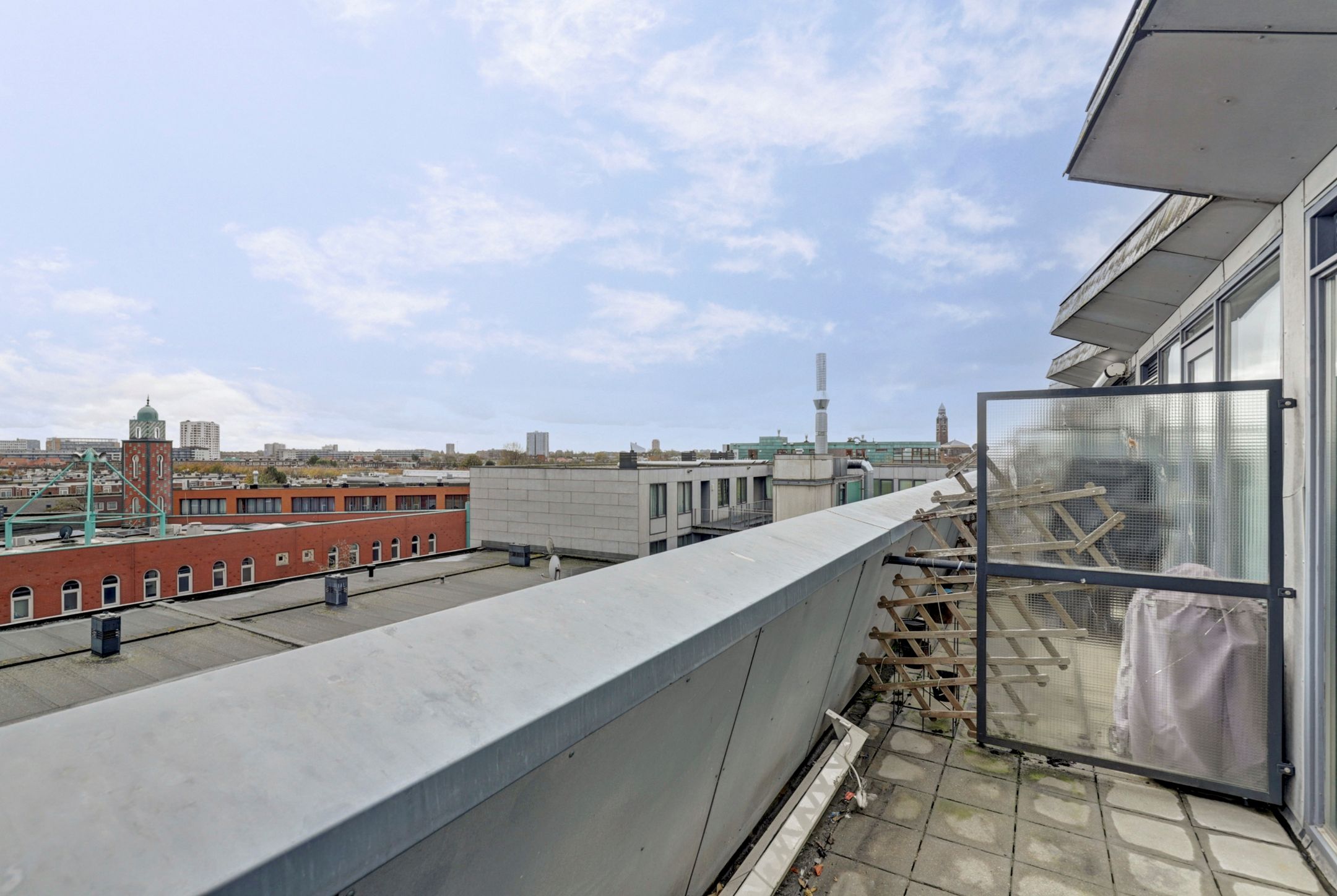 Spacious and well-maintained 3-level apartment with terrace in Schildersbuurt-West — 37