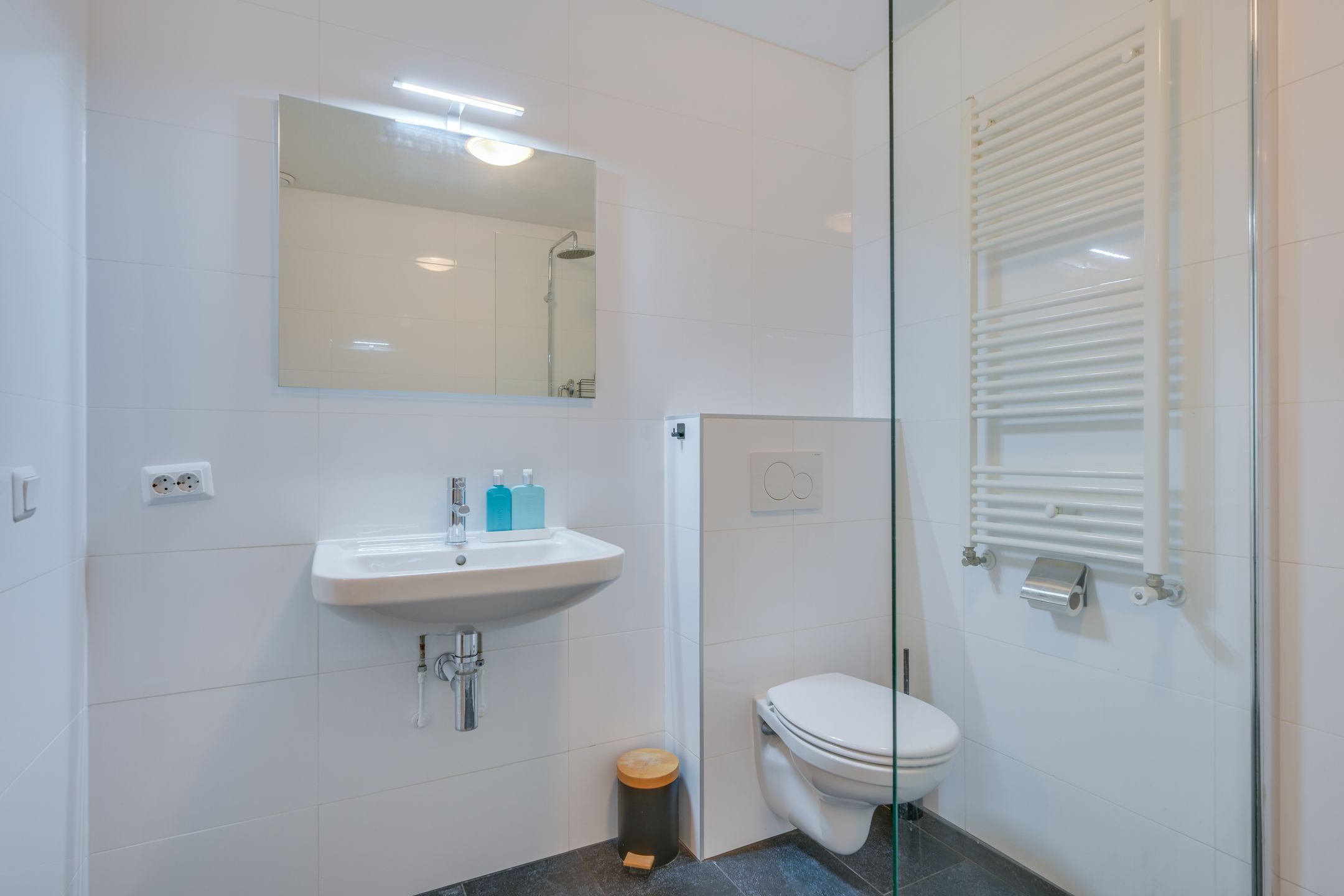 Photo 21 of Zadelmakerstraat 4