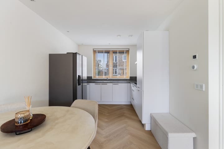 Photo 4 of Johannes Vermeerstraat 18