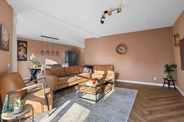 Photo 2 of Parnaskruid 15