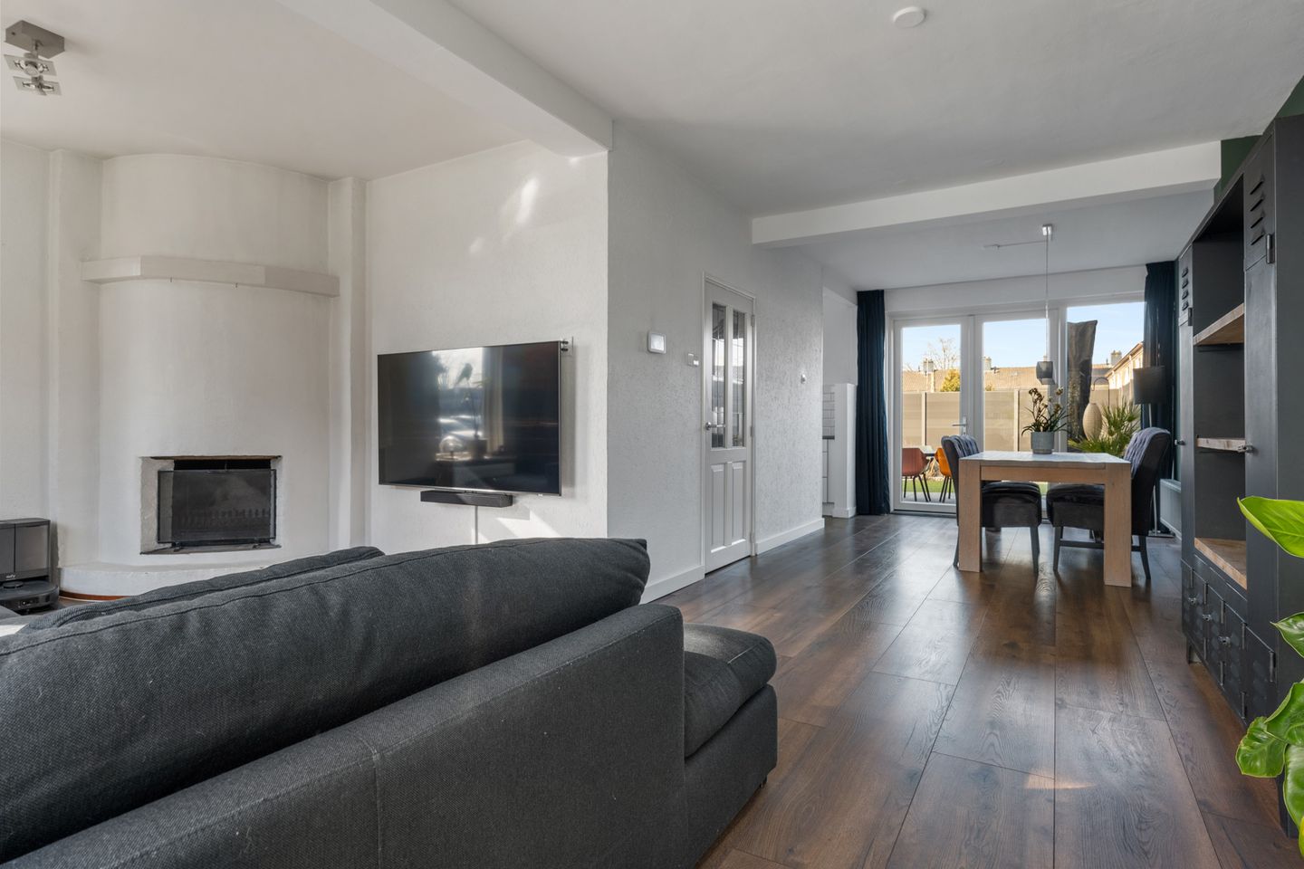 Photo 10 of Oostlaan 36