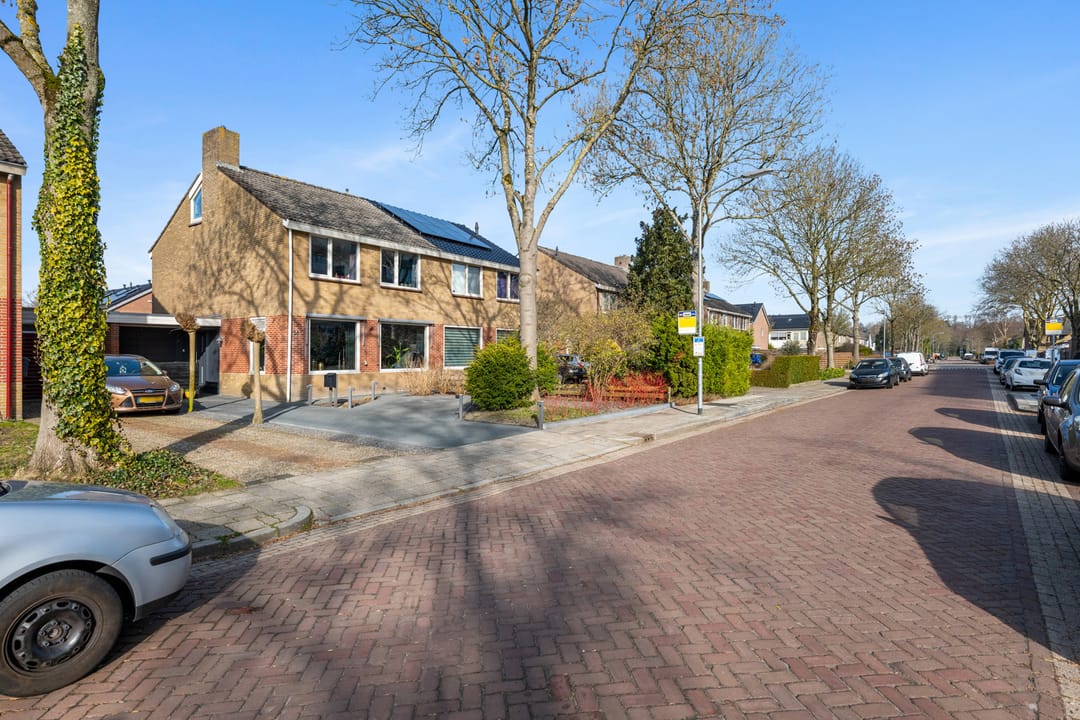 Photo 41 of Oostlaan 36
