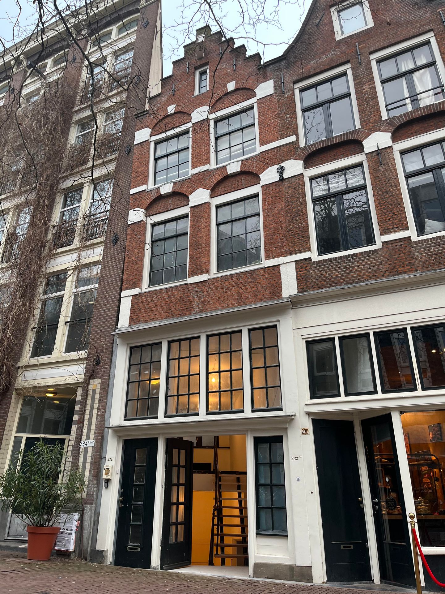 Bekijk foto 1 van Spuistraat 232-H