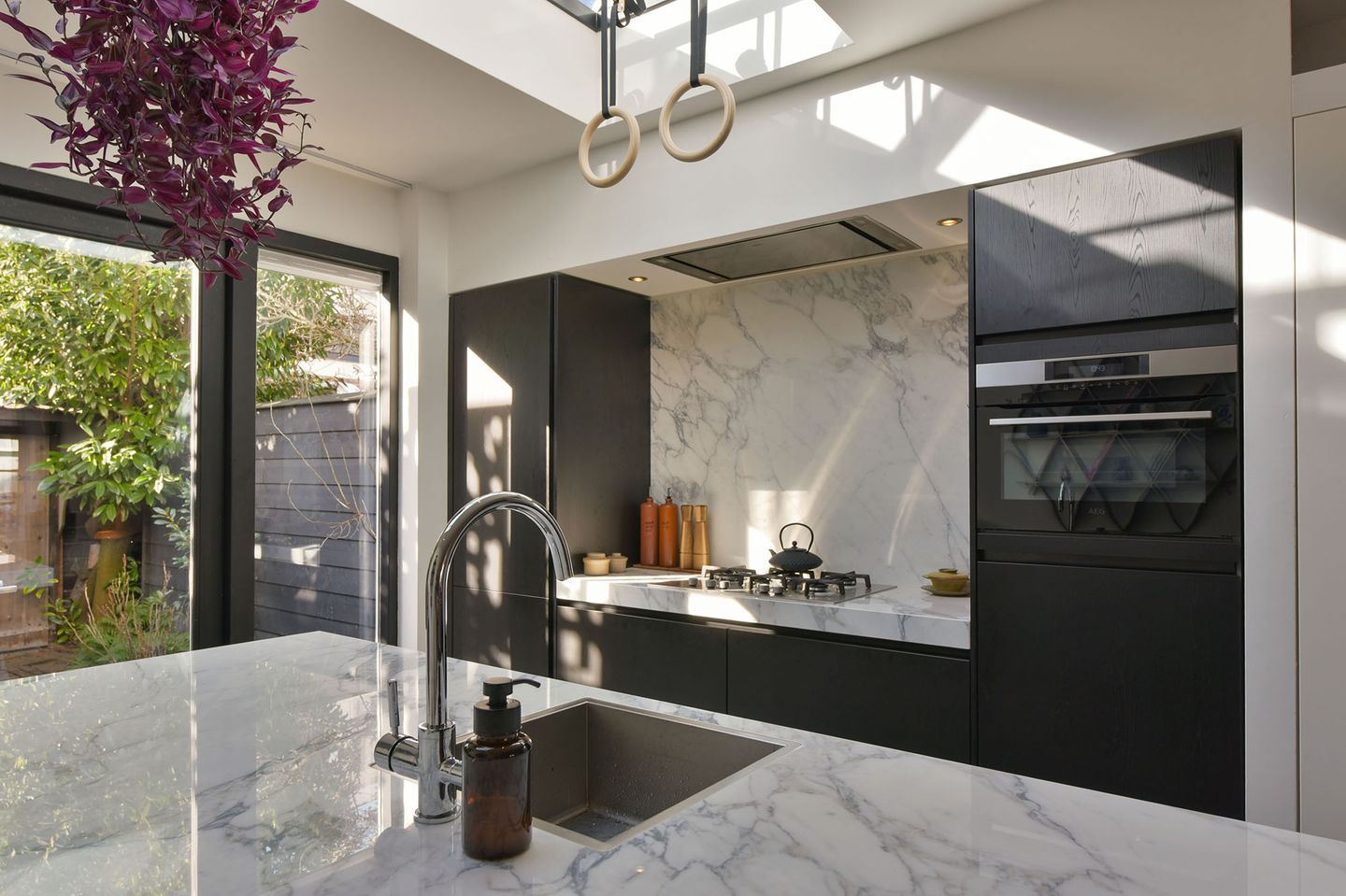 Foto 10 van Italiaanse Zeedijk 42