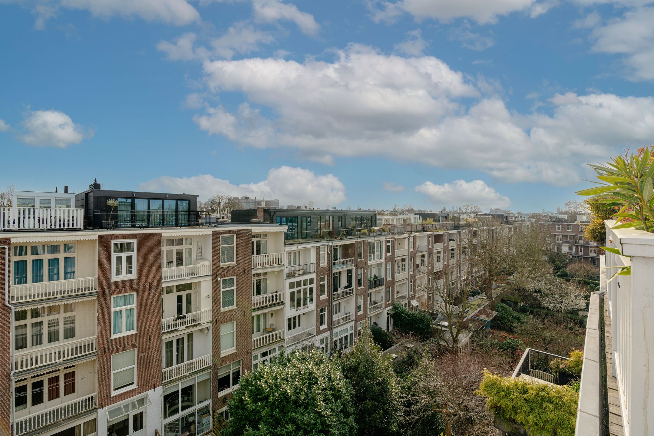 Photo 39 of Van Breestraat 113-3