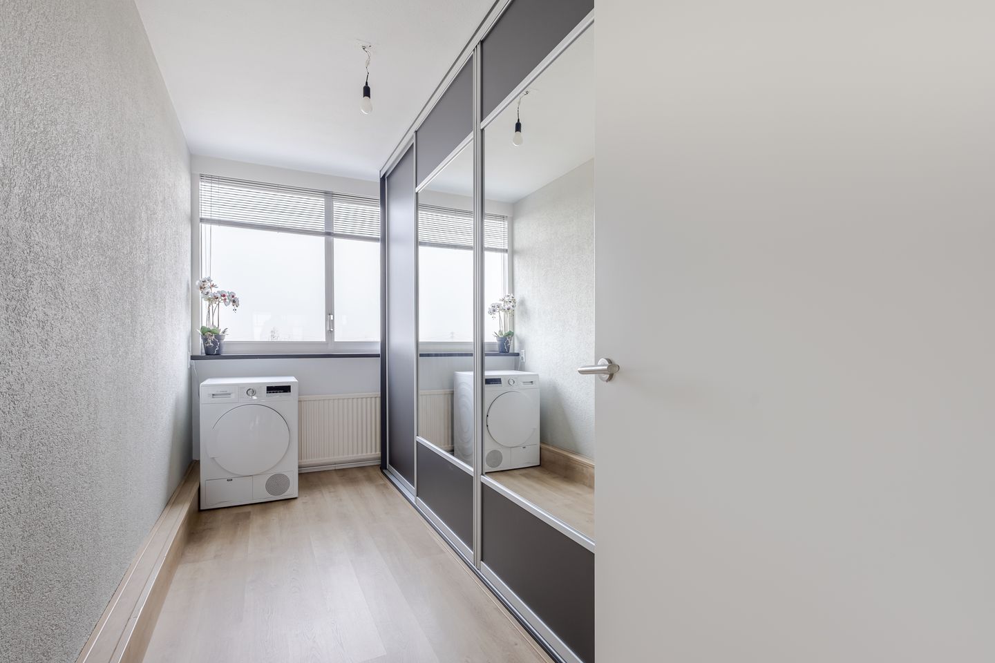 Spacious apartment with stunning view close to all amenities — 19