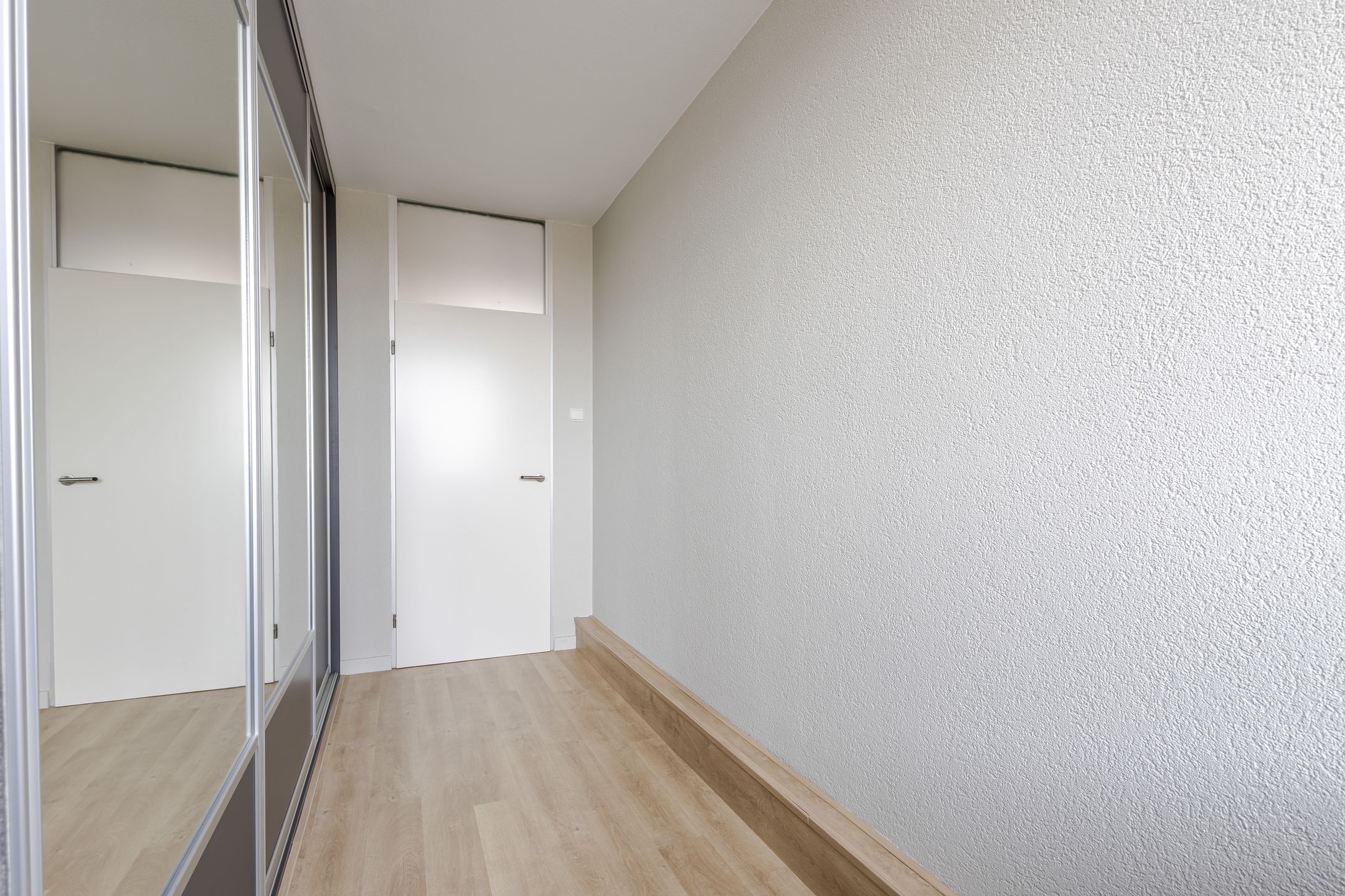 Spacious apartment with stunning view close to all amenities — 20