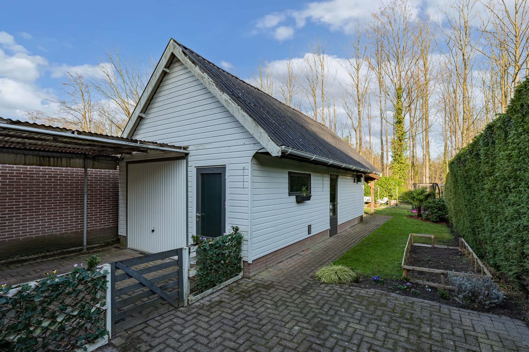 Atmospheric Semi-Detached House with Forest Backyard — 31